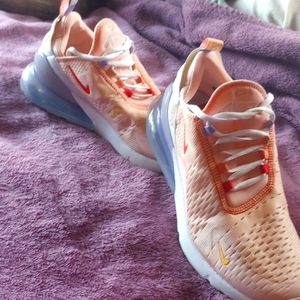 Nike Air Max Multi Colored Newish Condition!9 1/2